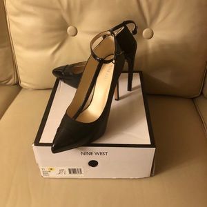 Nine West T-Strap Black Patent Leather/Leather